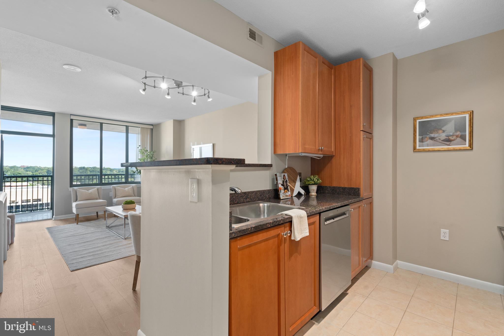 851 North Glebe Road, Unit 1515 Arlington, VA 22203 - Photo 8 of 31