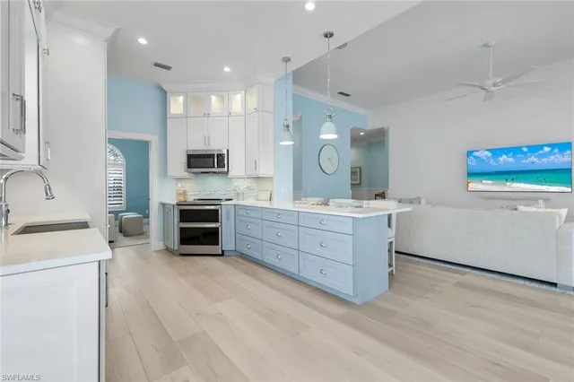 $899,900 | 3787 Whidbey Way, Naples, FL 34119