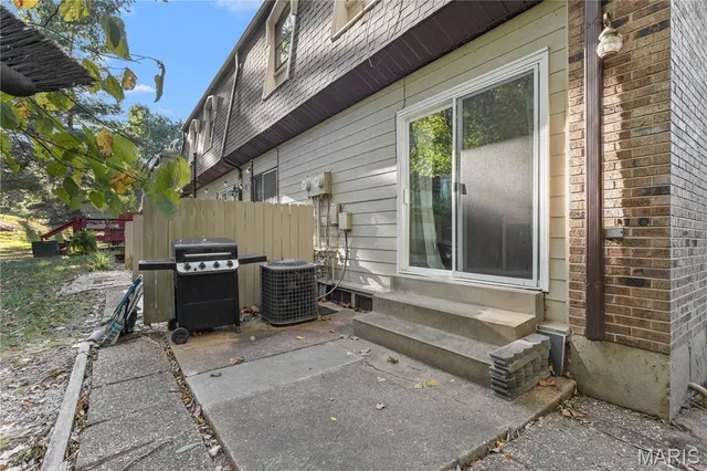 $165,000 | 1220 Wicklow Road, Unit J, Ballwin, MO 63021