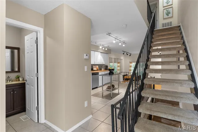 $165,000 | 1220 Wicklow Road, Unit J, Ballwin, MO 63021