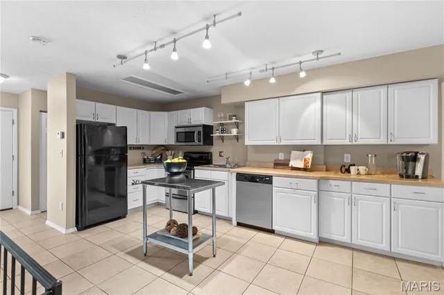 $165,000 | 1220 Wicklow Road, Unit J, Ballwin, MO 63021