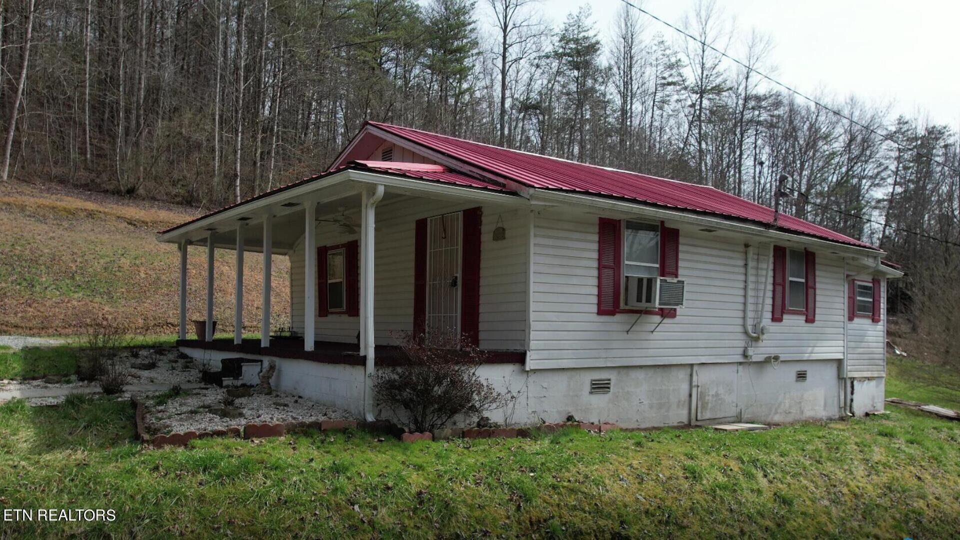 672 Big 4 Road La Follette, TN 37766 - Photo 1 of 58 Gallery Image 1
