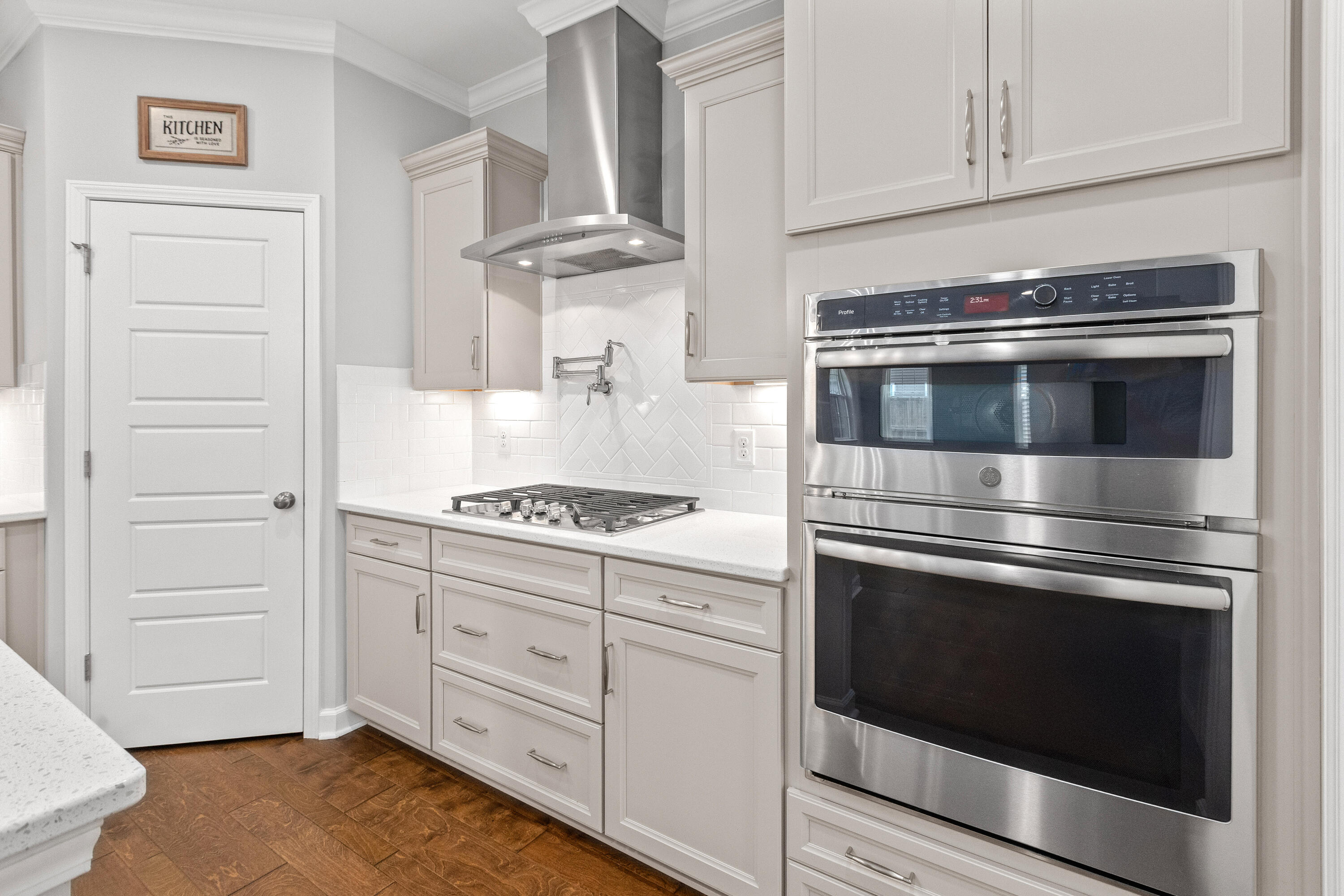 242 Saxony Loop Summerville, SC 29486 - Photo 8 of 44 242SaxonyLoop-CasaVerdeMediaLLC15