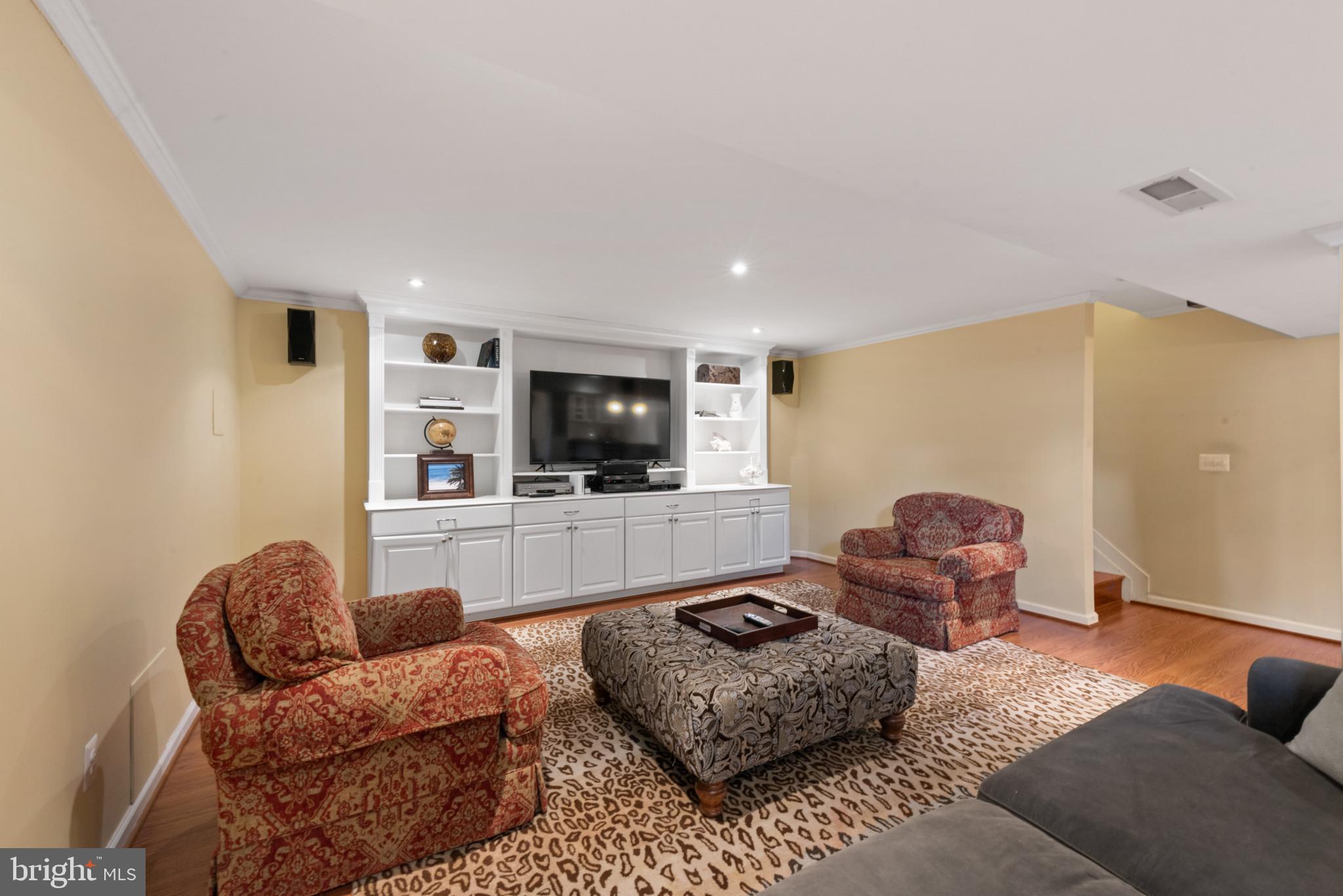 503 Stratford Road Fallston, MD 21047 - Photo 37 of 40 Built ins