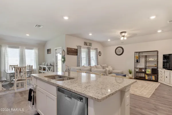 $230,000 | 107 Eagle Lk Drive, Duson, LA 70529