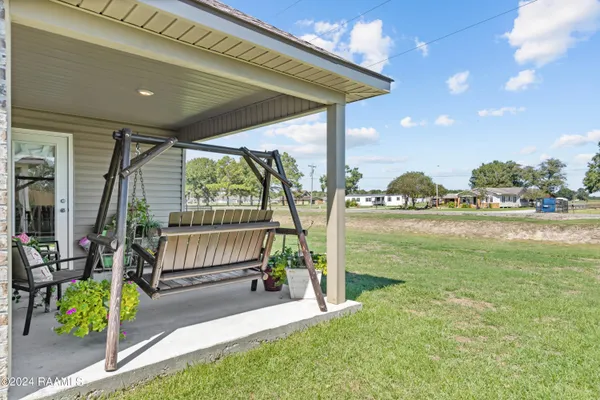 $230,000 | 107 Eagle Lk Drive, Duson, LA 70529