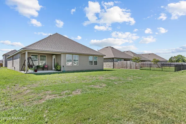 $230,000 | 107 Eagle Lk Drive, Duson, LA 70529