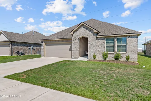 $230,000 | 107 Eagle Lk Drive, Duson, LA 70529