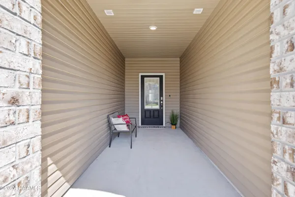 $230,000 | 107 Eagle Lk Drive, Duson, LA 70529