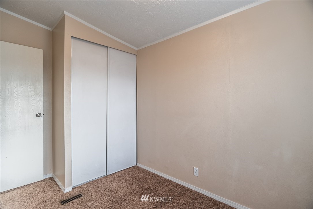 4727 Owens Road Northeast, Unit 20 Moses Lake, WA 98837 - Photo 11 of 36 a view of small space