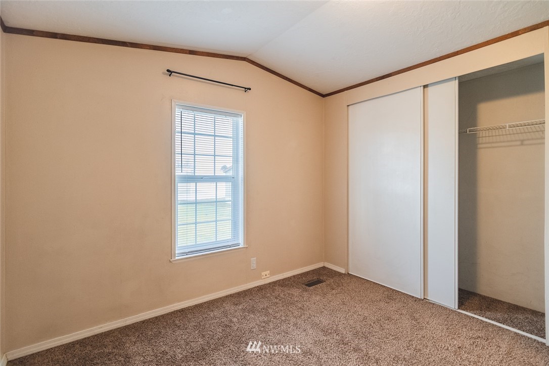 4727 Owens Road Northeast, Unit 20 Moses Lake, WA 98837 - Photo 28 of 36 a view of an empty room with a window