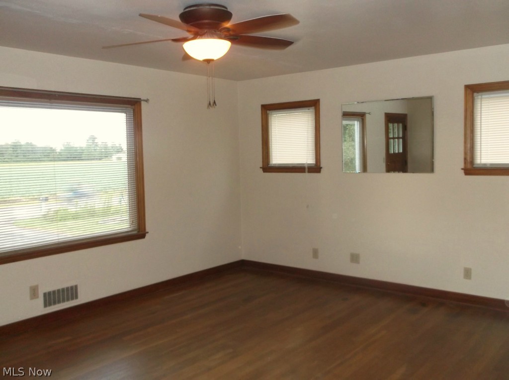 44175 Albrecht Road Elyria, OH 44035 - Photo 5 of 16 Open, large and airy living room with a large picture window to let in plenty of sunlight. Freshly painted.