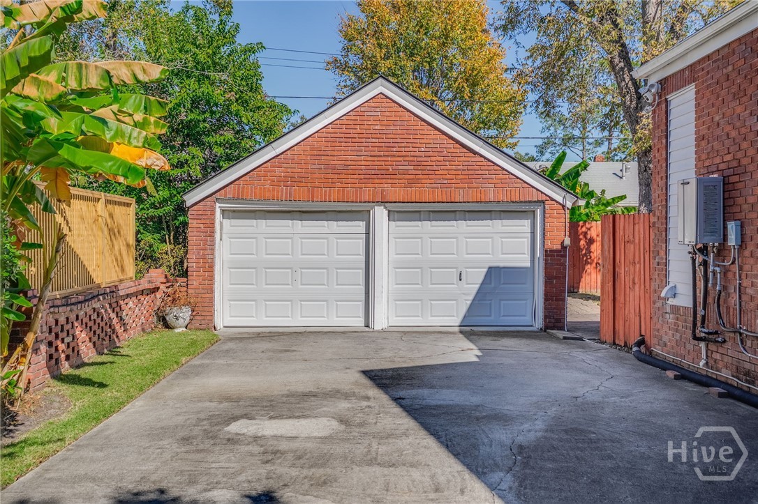 520 East 53rd Street Savannah, GA 31405 - Photo 28 of 28 2 car garage