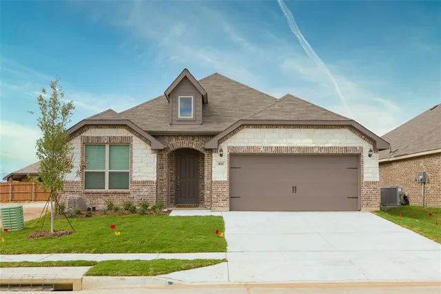 $2,750 | 411 Cooper Street, Argyle, TX 76226