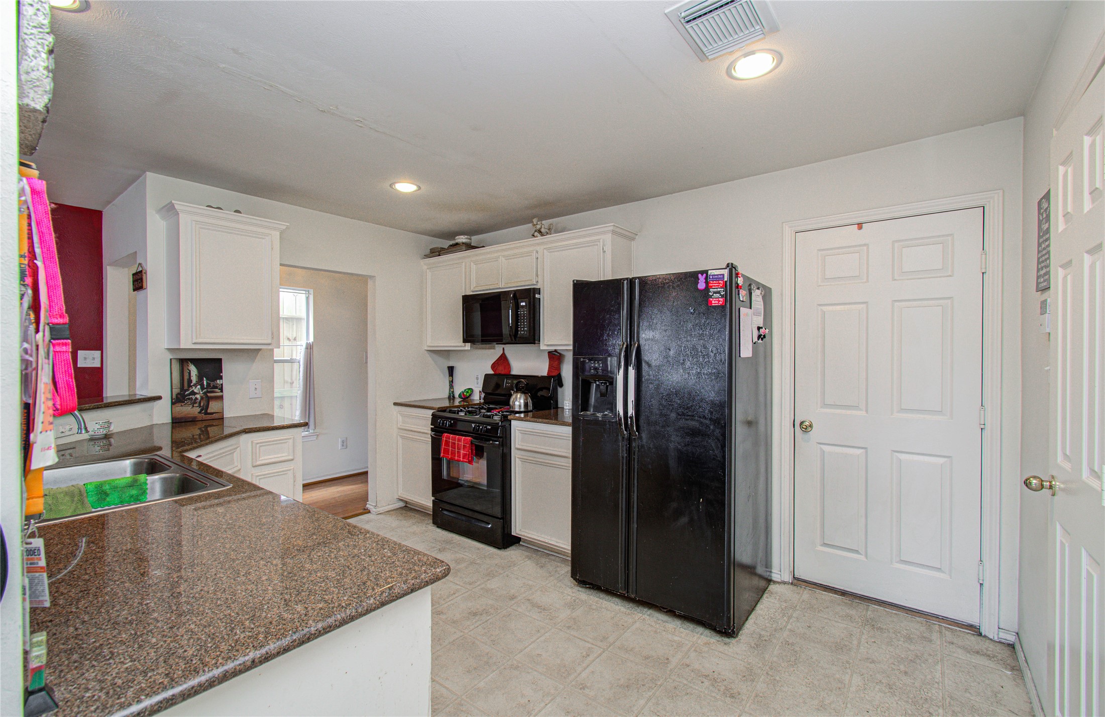 1718 Redwing Ridge Drive Houston, TX 77009 - Photo 3 of 44