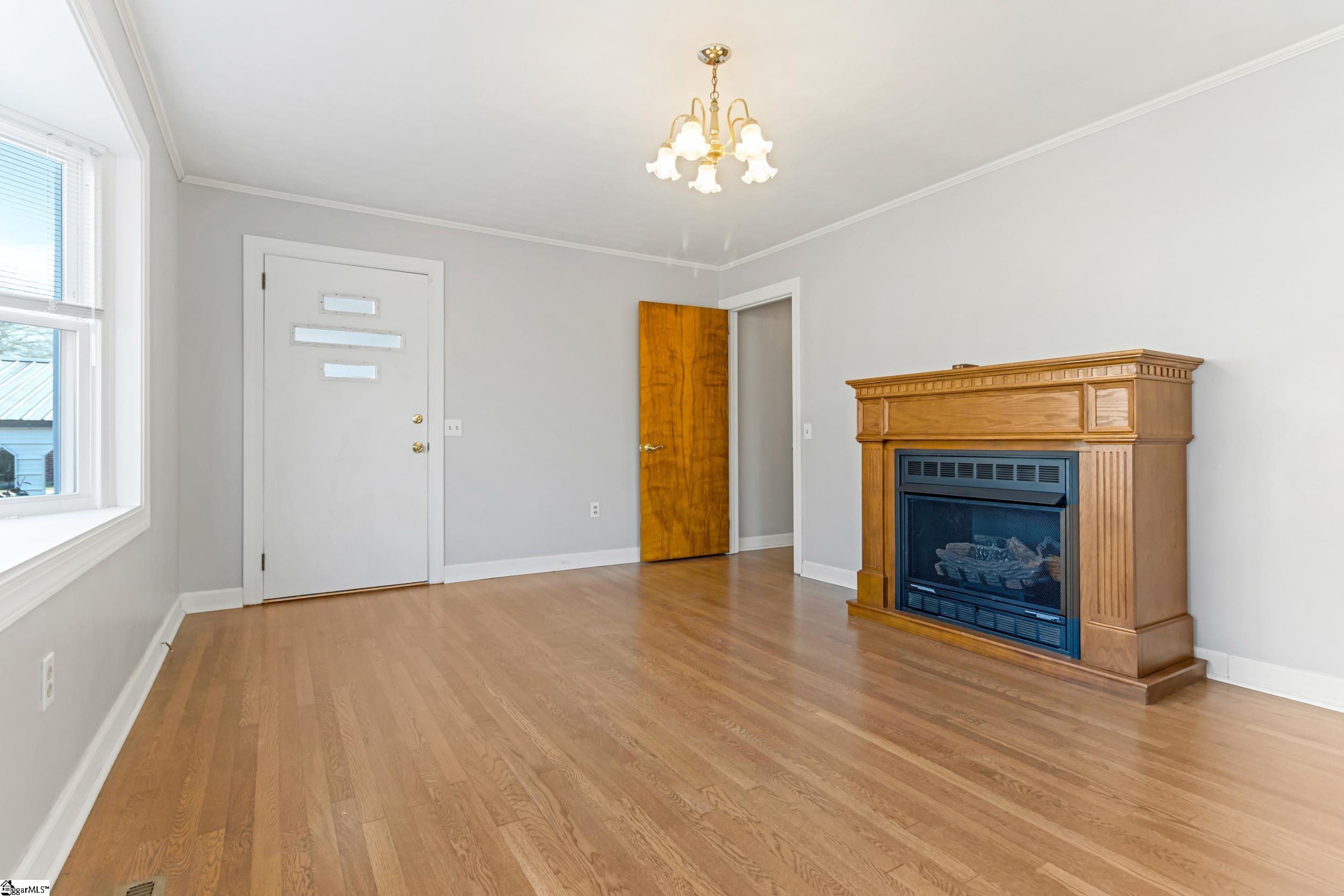 426 Meadowbrook Avenue Woodruff, SC 29388 - Photo 3 of 30