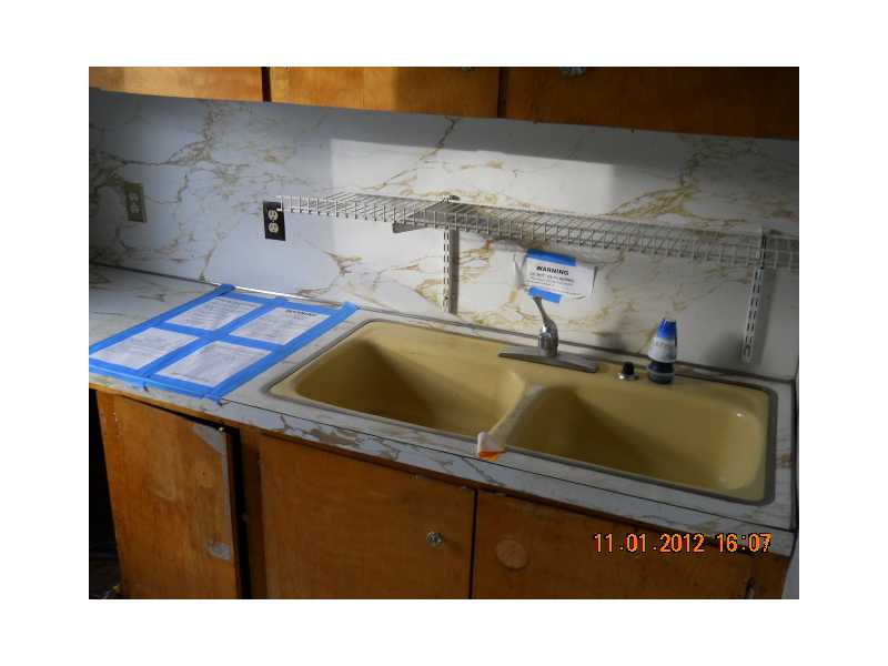 112 Rutland Street Woonsocket, RI 02895 - Photo 4 of 7 Kitchen.