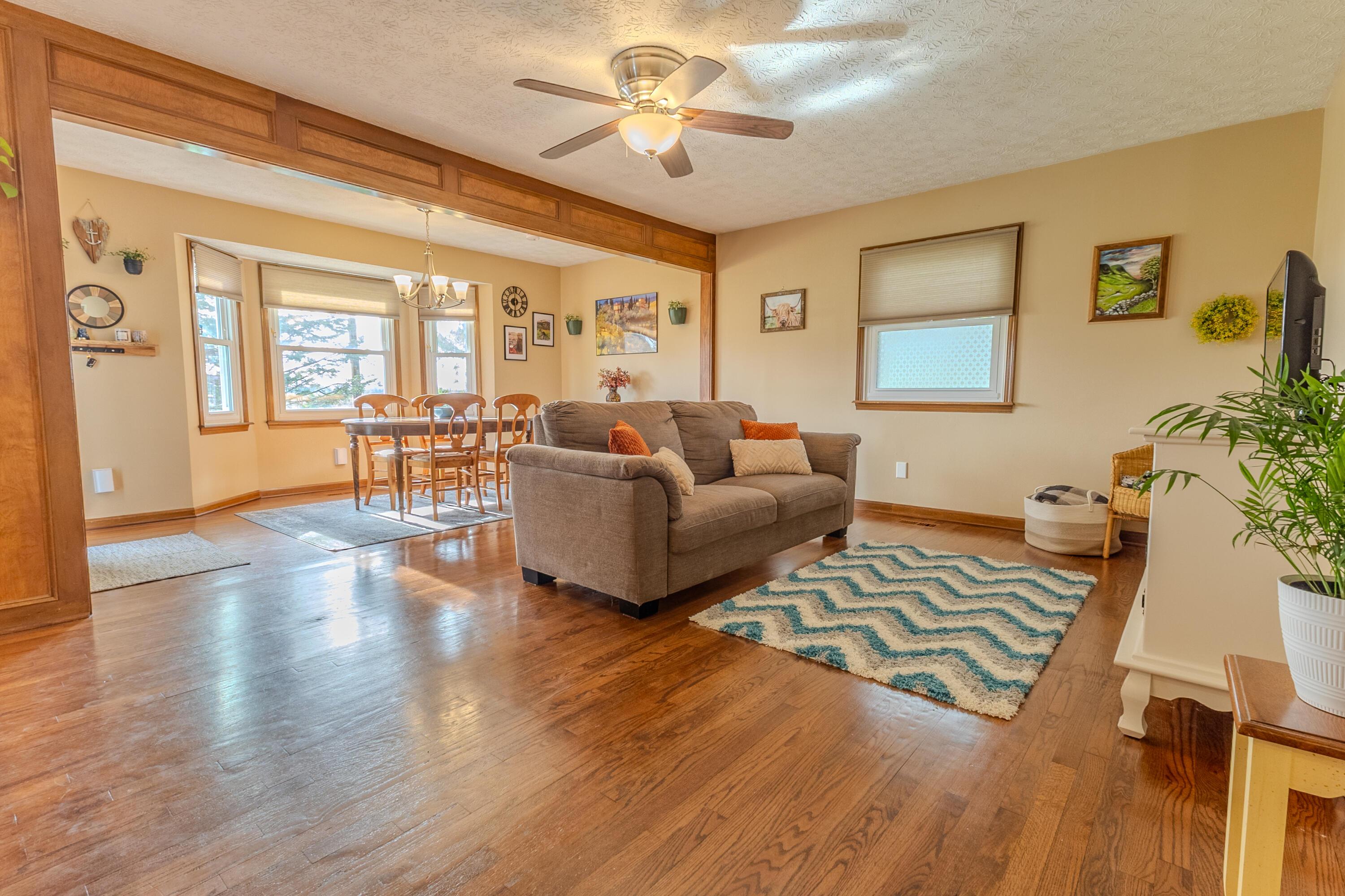6780 Weldon Road Plain City, OH 43064 - Photo 7 of 34 Living Room