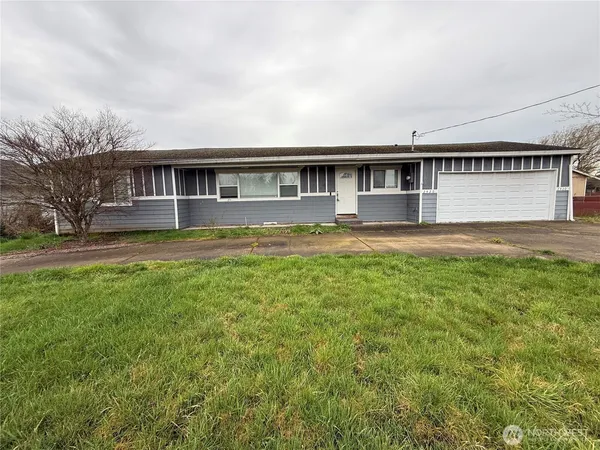 $325,000 | 2420 38th Avenue, Longview, WA 98632