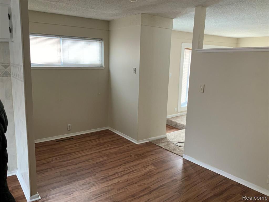 1005 Hemphill Road Flint, MI 48507 - Photo 5 of 16