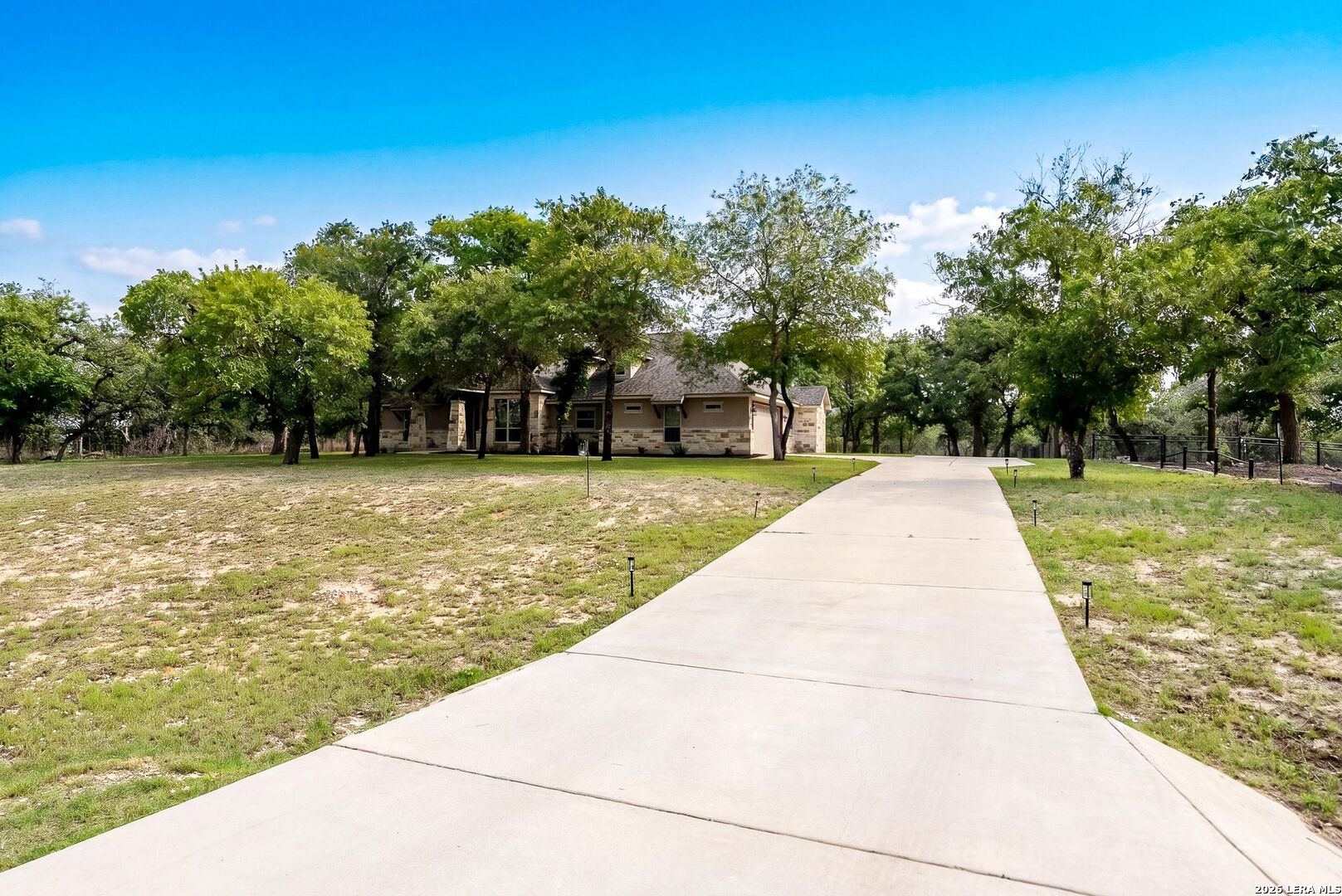 156 Crescent Ridge Adkins, TX 78101 - Photo 4 of 54