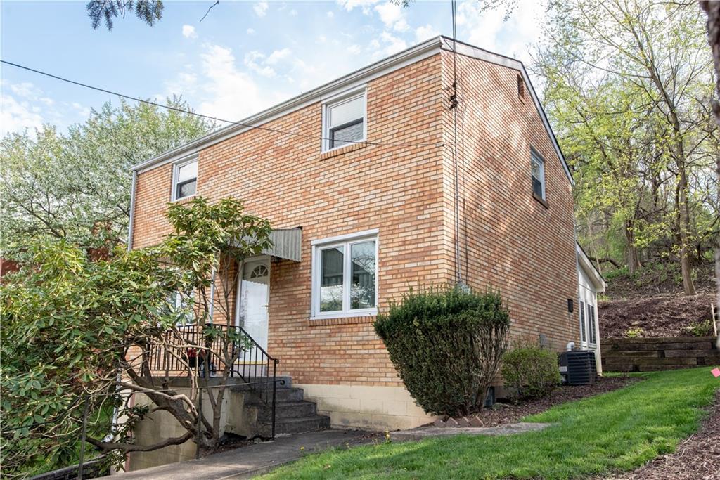 853 Sherwood Road Pittsburgh, PA 15221 - Photo 1 of 18