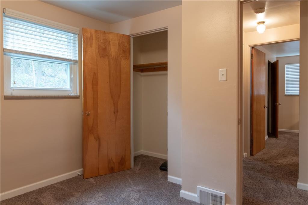 853 Sherwood Road Pittsburgh, PA 15221 - Photo 16 of 18