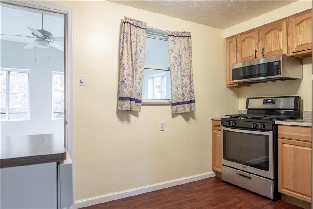 853 Sherwood Road Pittsburgh, PA 15221 - Photo 8 of 18