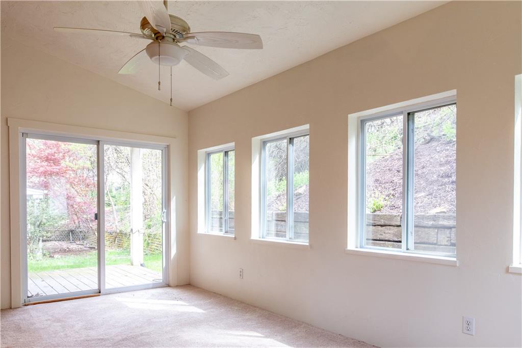 853 Sherwood Road Pittsburgh, PA 15221 - Photo 9 of 18