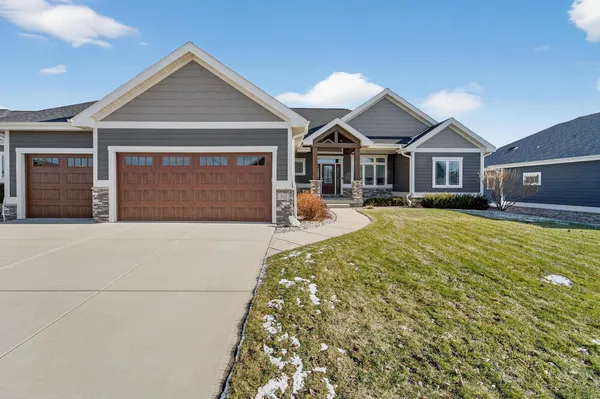 $998,000 | 810 Lynn Street, Waunakee, WI 53597