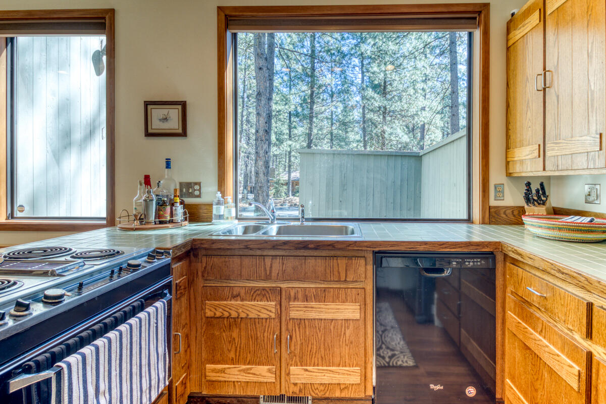 70675 Pasque Flower, Unit SM80 Sisters, OR 97759 - Photo 10 of 28 CREP0122