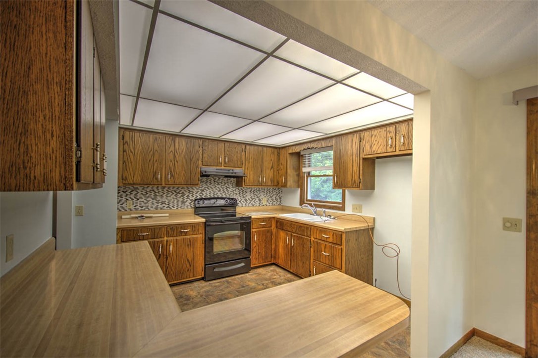 976 South Green Meadow Drive Decatur, IL 62521 - Photo 13 of 32