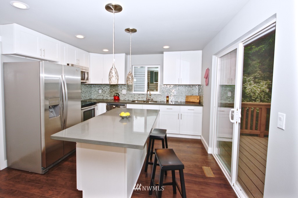 16526 115th Avenue Southeast Renton, WA 98055 - Photo 11 of 24 Gallery Image 11