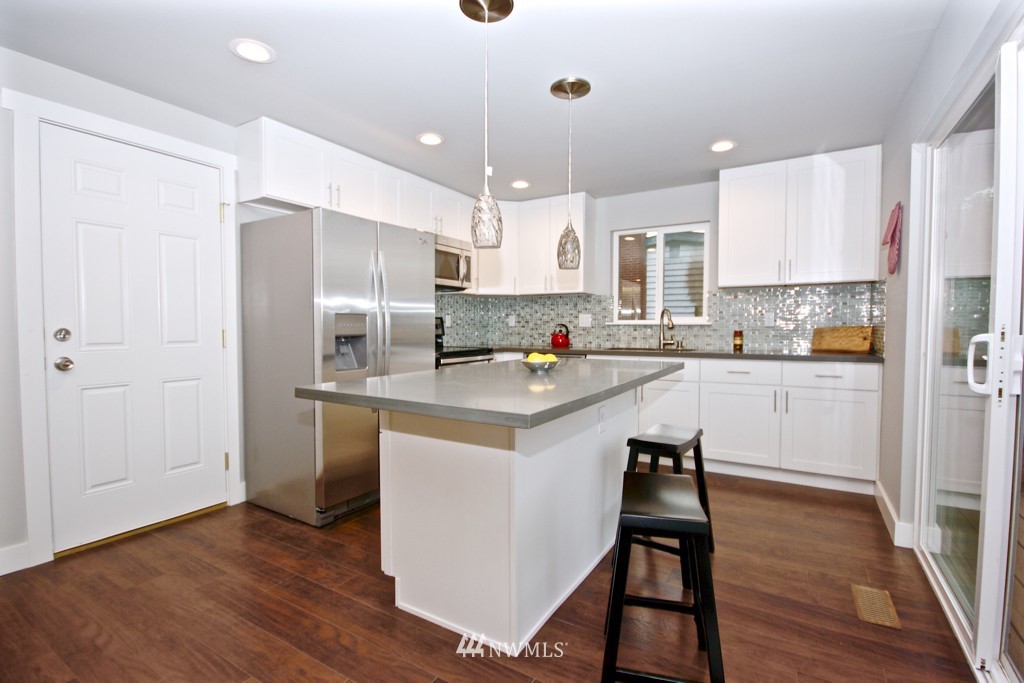 16526 115th Avenue Southeast Renton, WA 98055 - Photo 12 of 24 Gallery Image 12