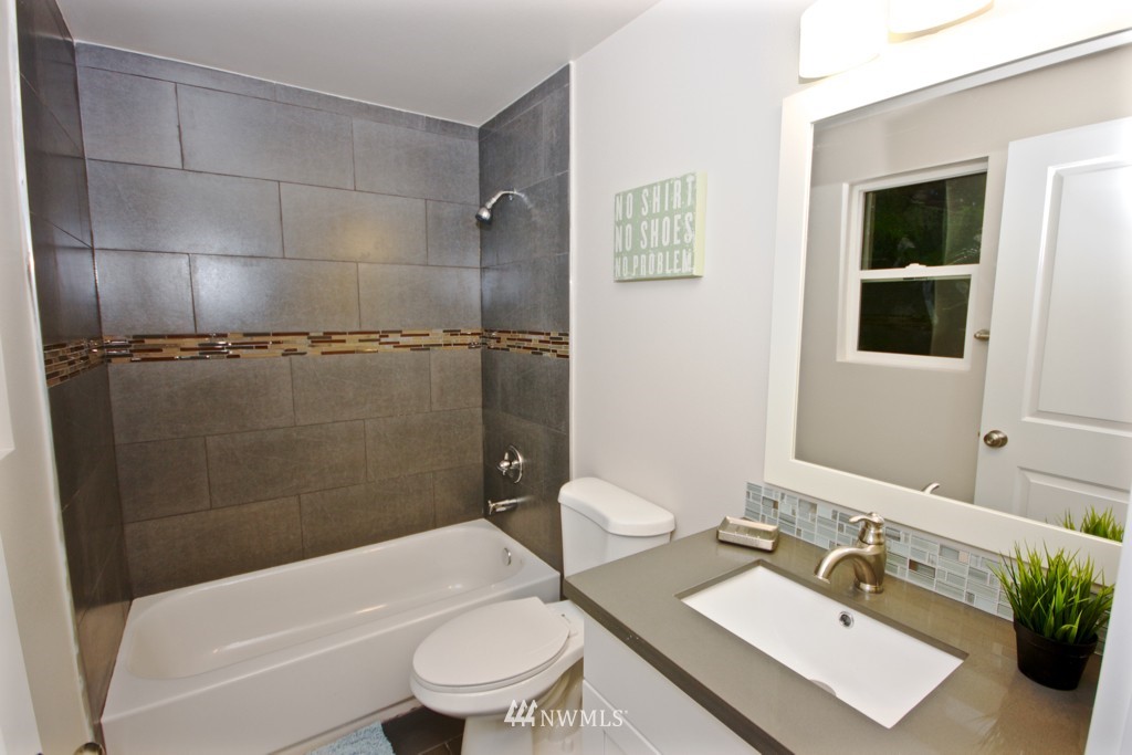 16526 115th Avenue Southeast Renton, WA 98055 - Photo 16 of 24 Gallery Image 16