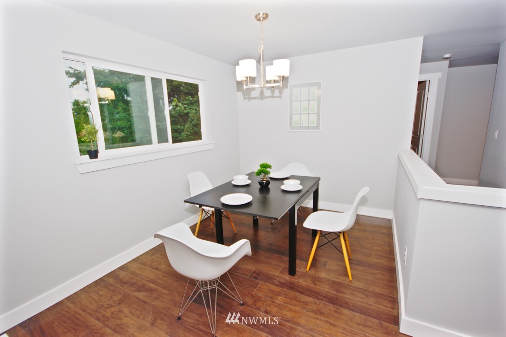 16526 115th Avenue Southeast Renton, WA 98055 - Photo 7 of 24 Gallery Image 7