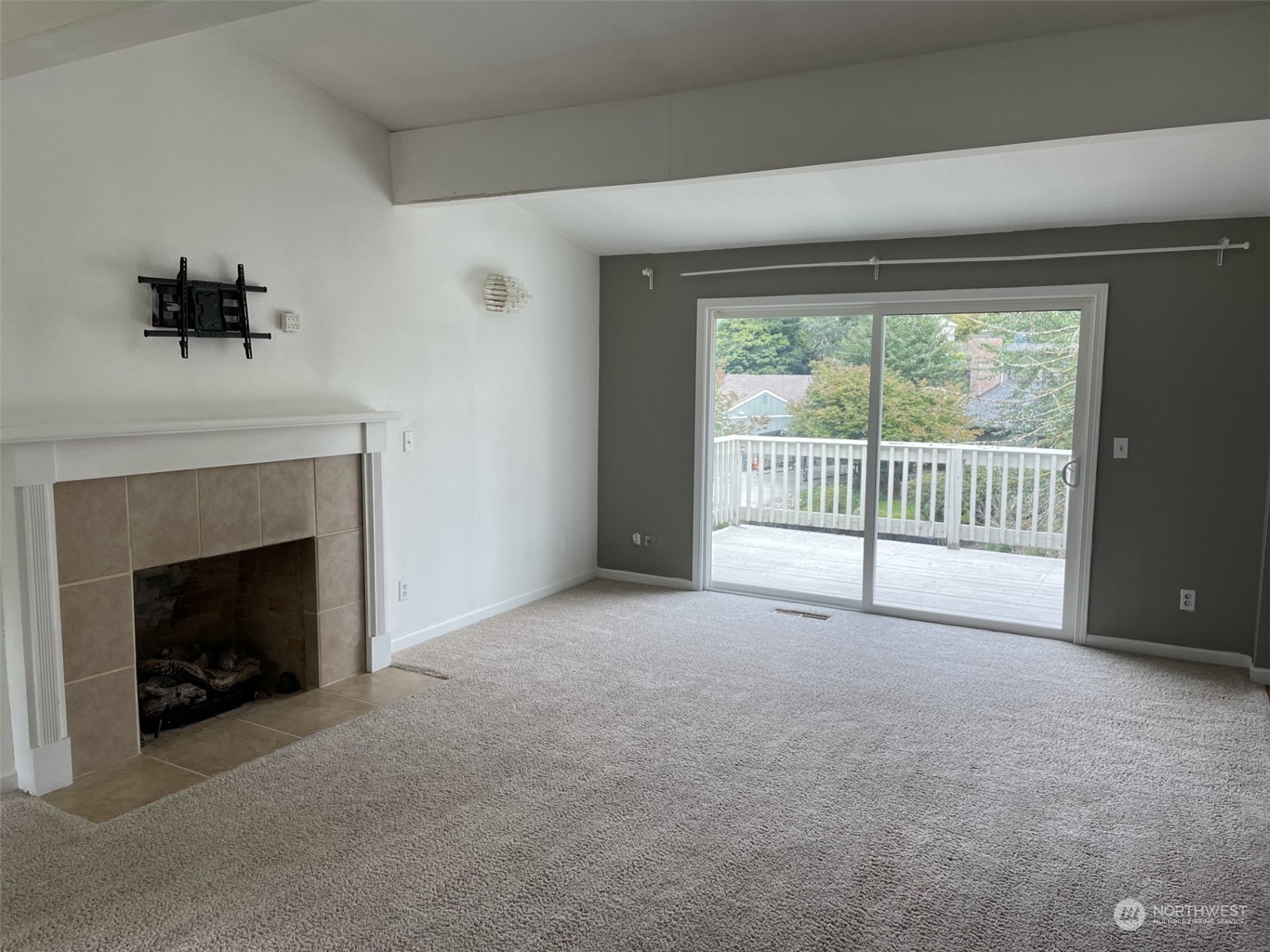 12211 Nyanza Road Southwest Lakewood, WA 98499 - Photo 4 of 10 Gallery Image 4