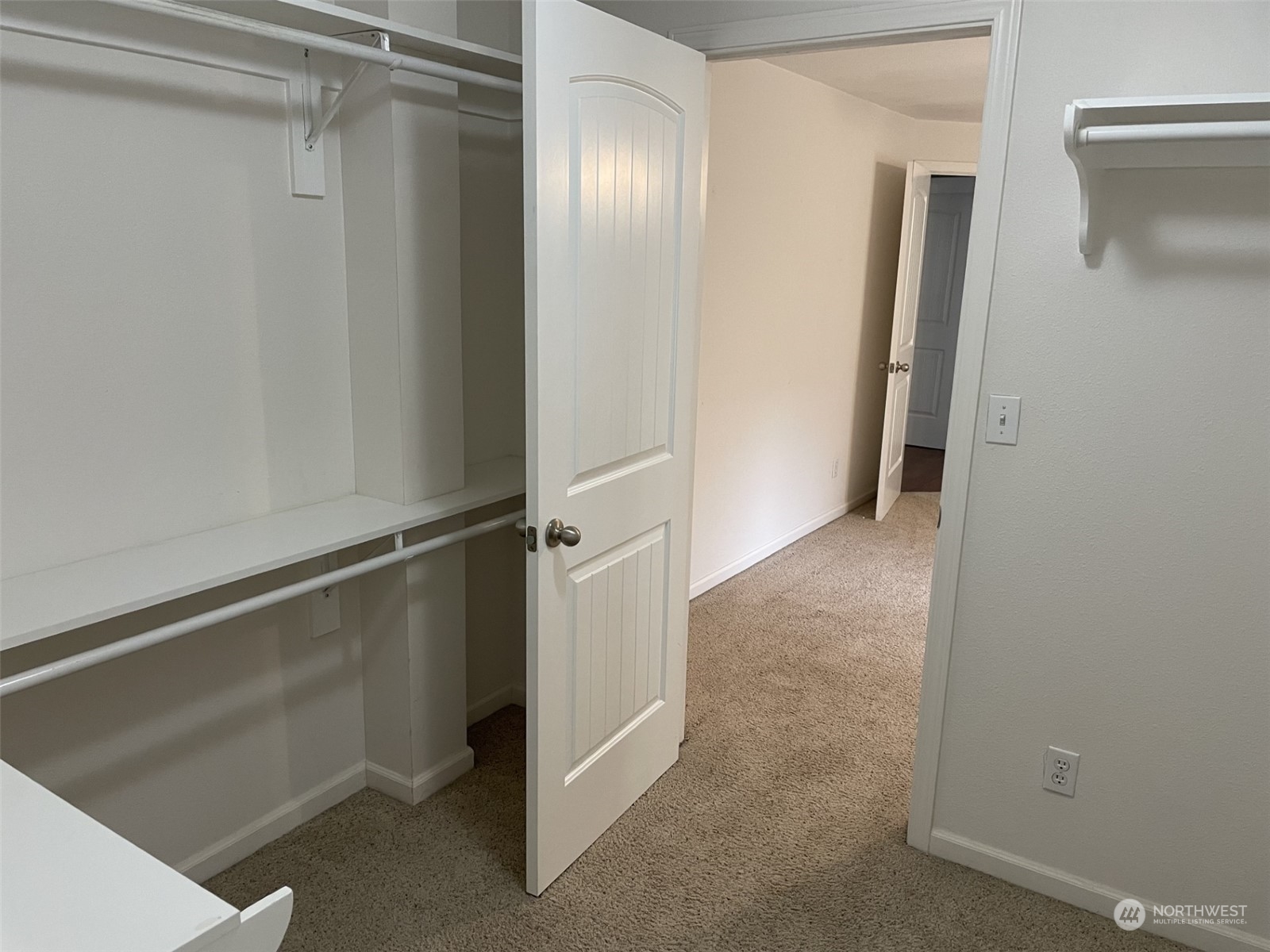 12211 Nyanza Road Southwest Lakewood, WA 98499 - Photo 7 of 10 Gallery Image 7