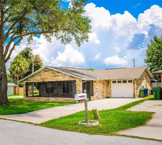$1,525 | 968 Sunshine Way Southwest, Winter Haven, FL 33880