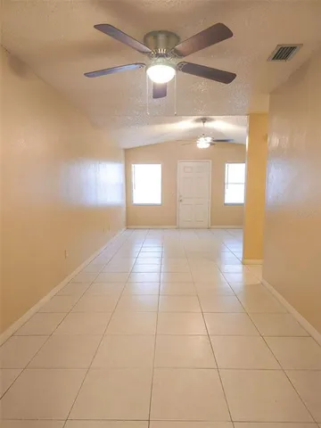 $1,525 | 968 Sunshine Way Southwest, Winter Haven, FL 33880