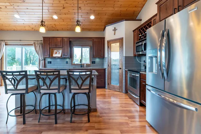 $584,900 | 23082 Highland Drive, Fergus Falls, MN 56537