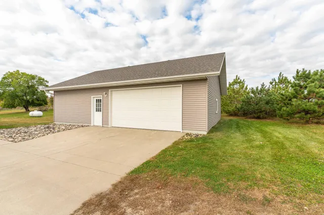$584,900 | 23082 Highland Drive, Fergus Falls, MN 56537