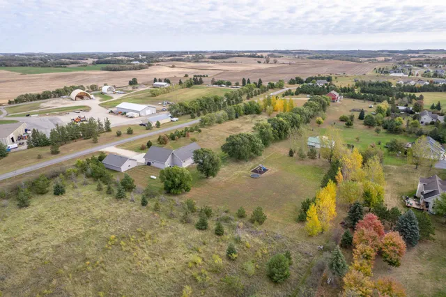 $584,900 | 23082 Highland Drive, Fergus Falls, MN 56537