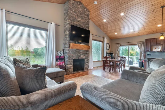 $584,900 | 23082 Highland Drive, Fergus Falls, MN 56537