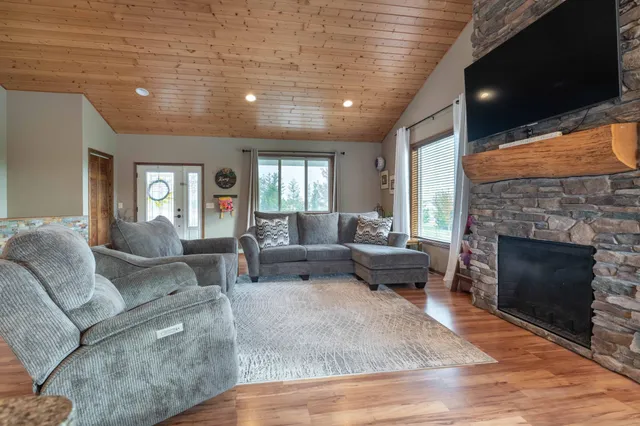 $584,900 | 23082 Highland Drive, Fergus Falls, MN 56537