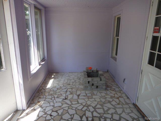 2800 Gerald Avenue Rochester, MI 48307 - Photo 2 of 10 DSC03929.JPG
