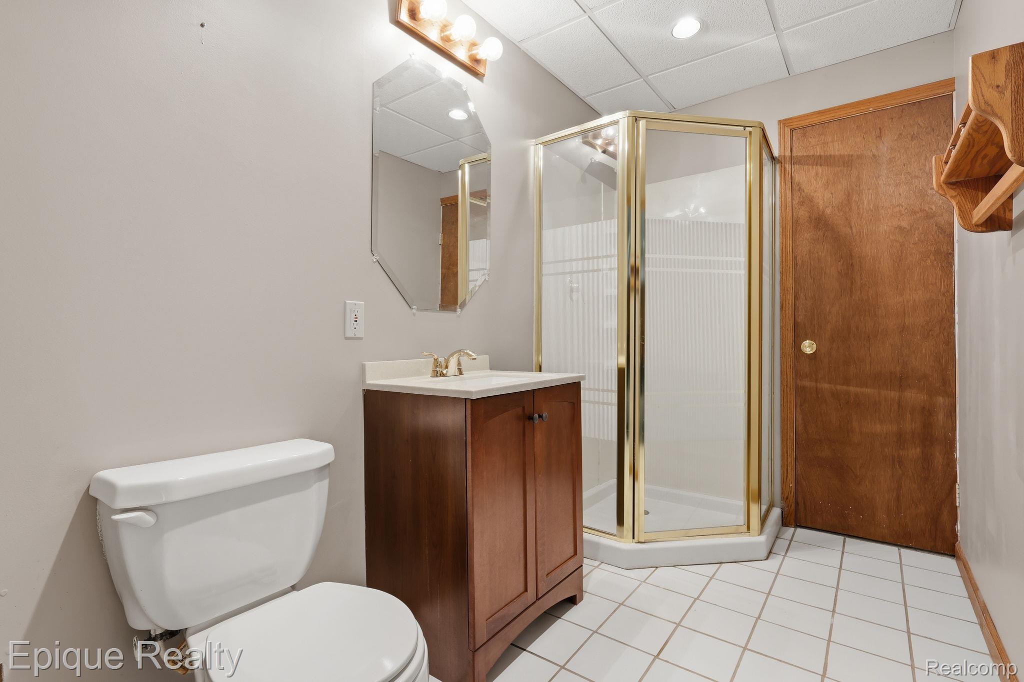 2348 Rochester Road Leonard, MI 48367 - Photo 24 of 31 22-web-or-mls-5Q6A4865 Phil Tuttle.jpg