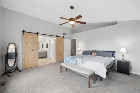 $400,000 | 2401 Red Oak Court, Plainfield, IL 60586