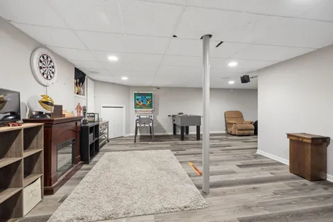 $400,000 | 2401 Red Oak Court, Plainfield, IL 60586