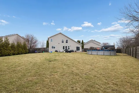 $400,000 | 2401 Red Oak Court, Plainfield, IL 60586